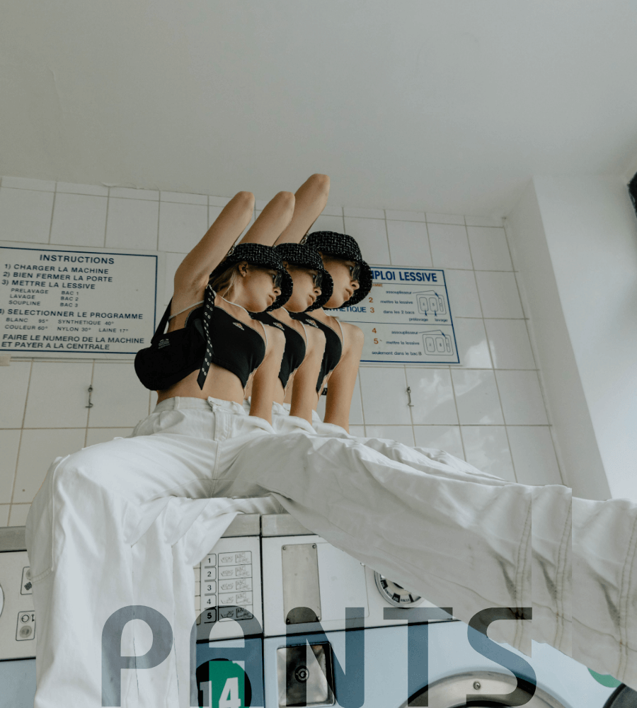 Layout Nine (title Below) 2 Desk